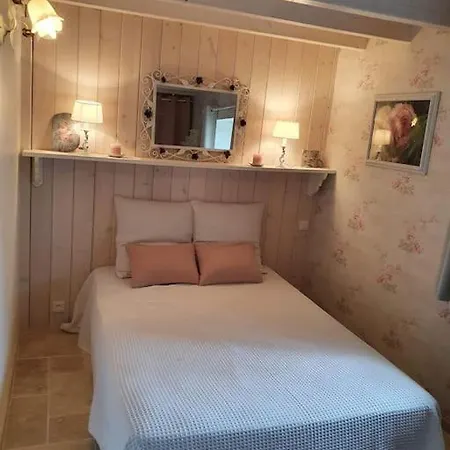 Holiday home Spacieux - 3 - Calme Et Cubnezais